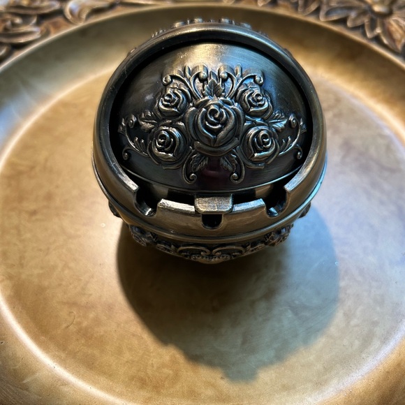 NWOT Vintage Style Decorative Ashtray with Rose Design - Picture 4 of 7